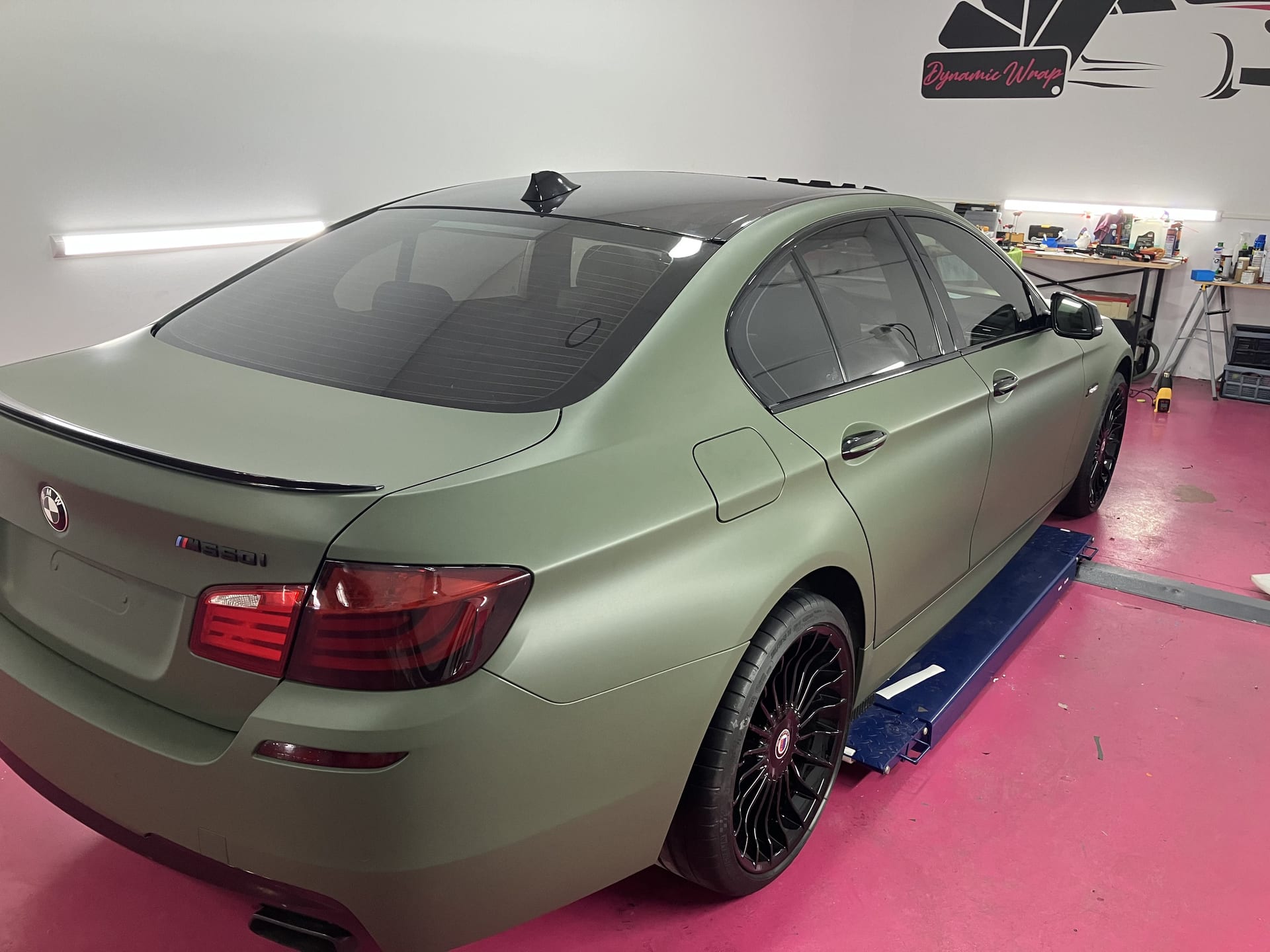 BMW M5 — BMW M5, vinilado de vehículo en Málaga — Hangar Wraps