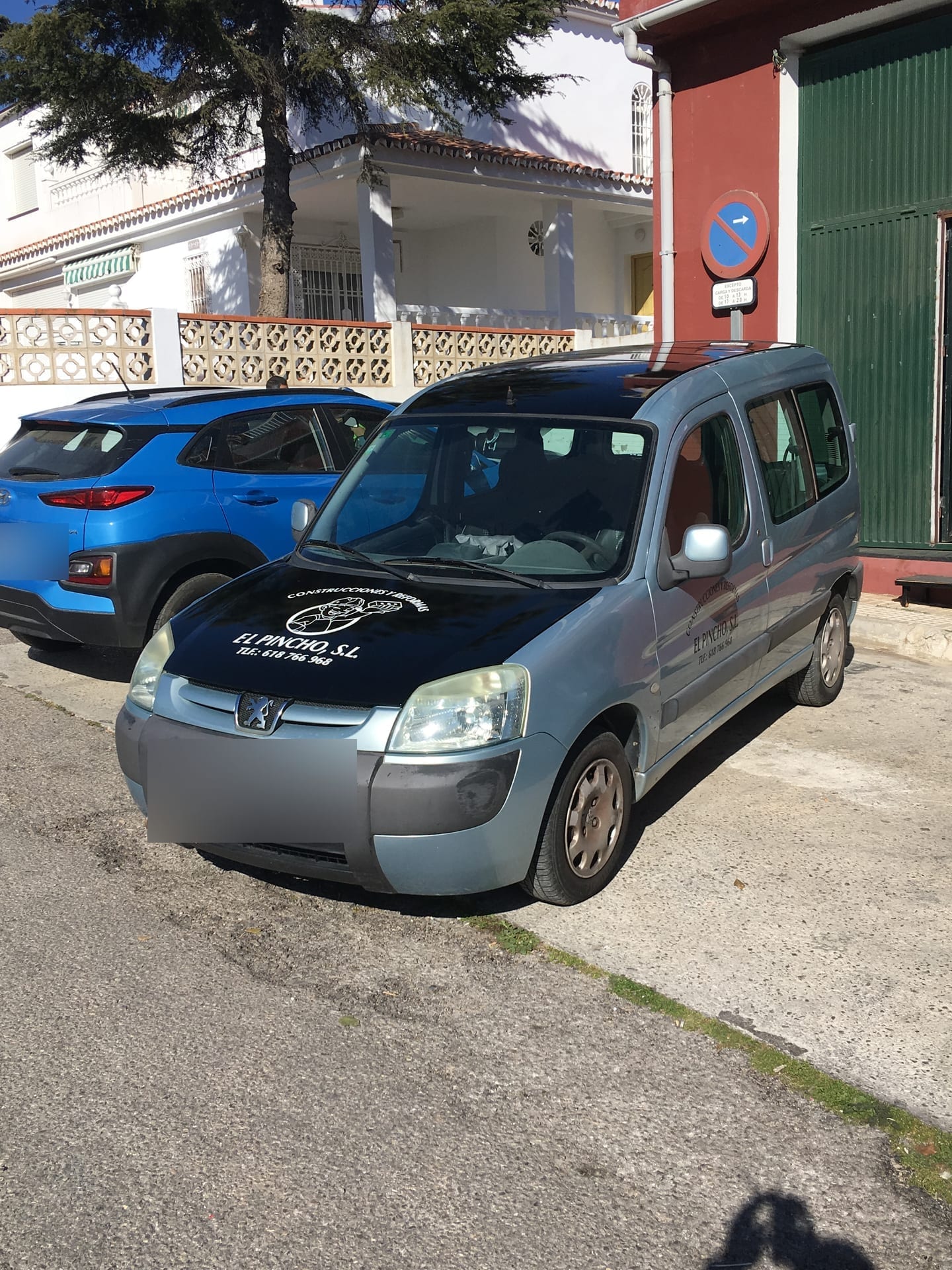 Coche particular — Capó y Techo Vinilo, vinilado de vehículo en Málaga — Hangar Wraps