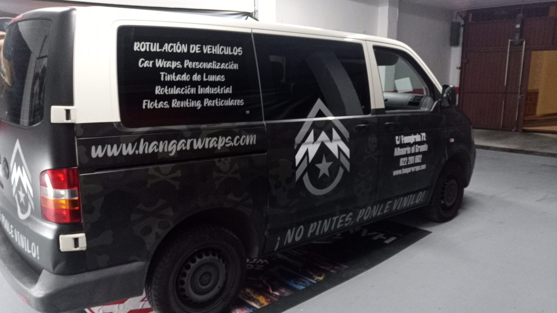 Volkswagen Transporter T5 — Full Wrap Camuflaje, vinilado de vehículo en Málaga — Hangar Wraps