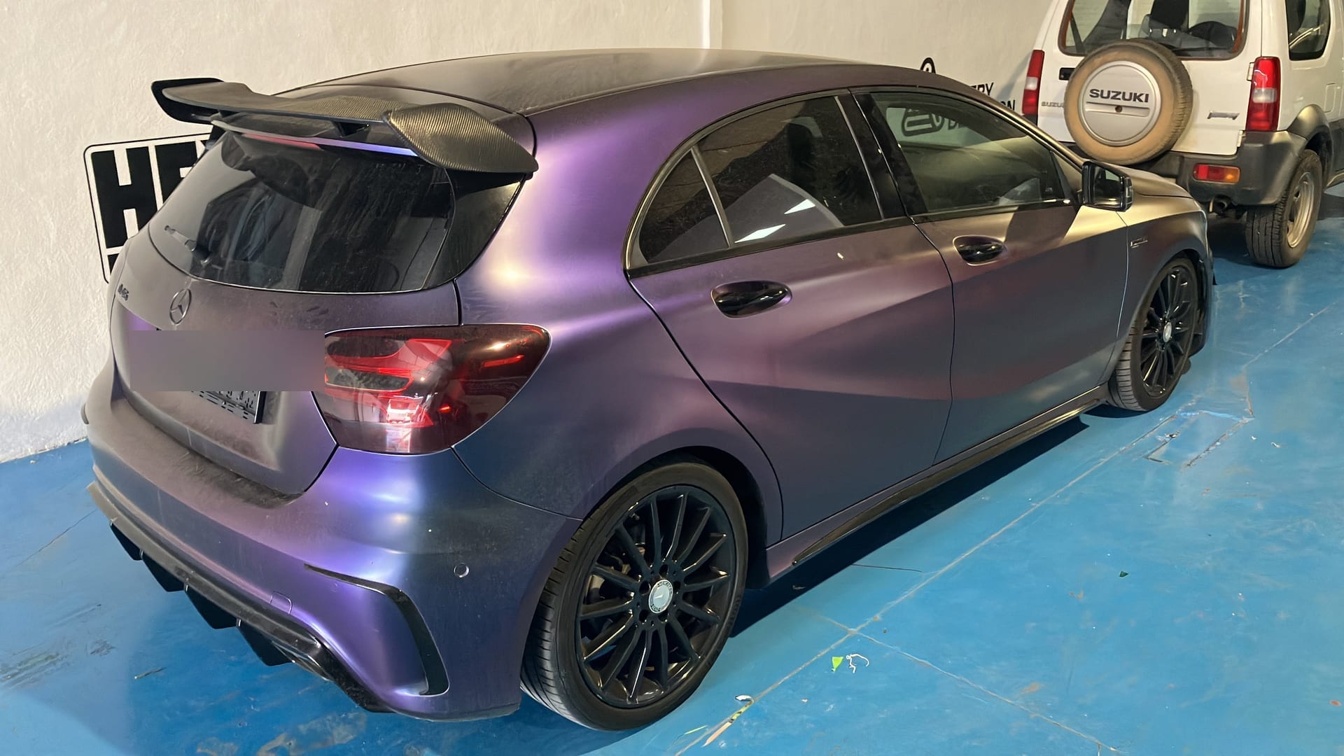 Turismo — Cromo Morado, vinilado de vehículo en Málaga — Hangar Wraps