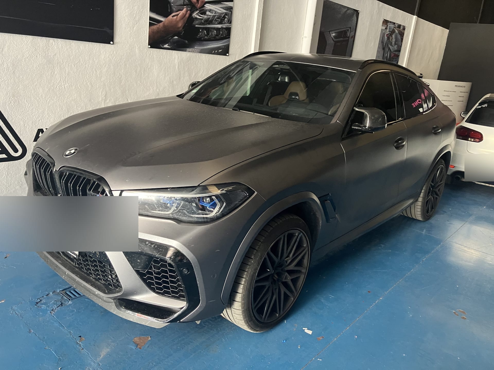 Mercedes AMG — Mercedes AMG Negro, vinilado de vehículo en Málaga — Hangar Wraps
