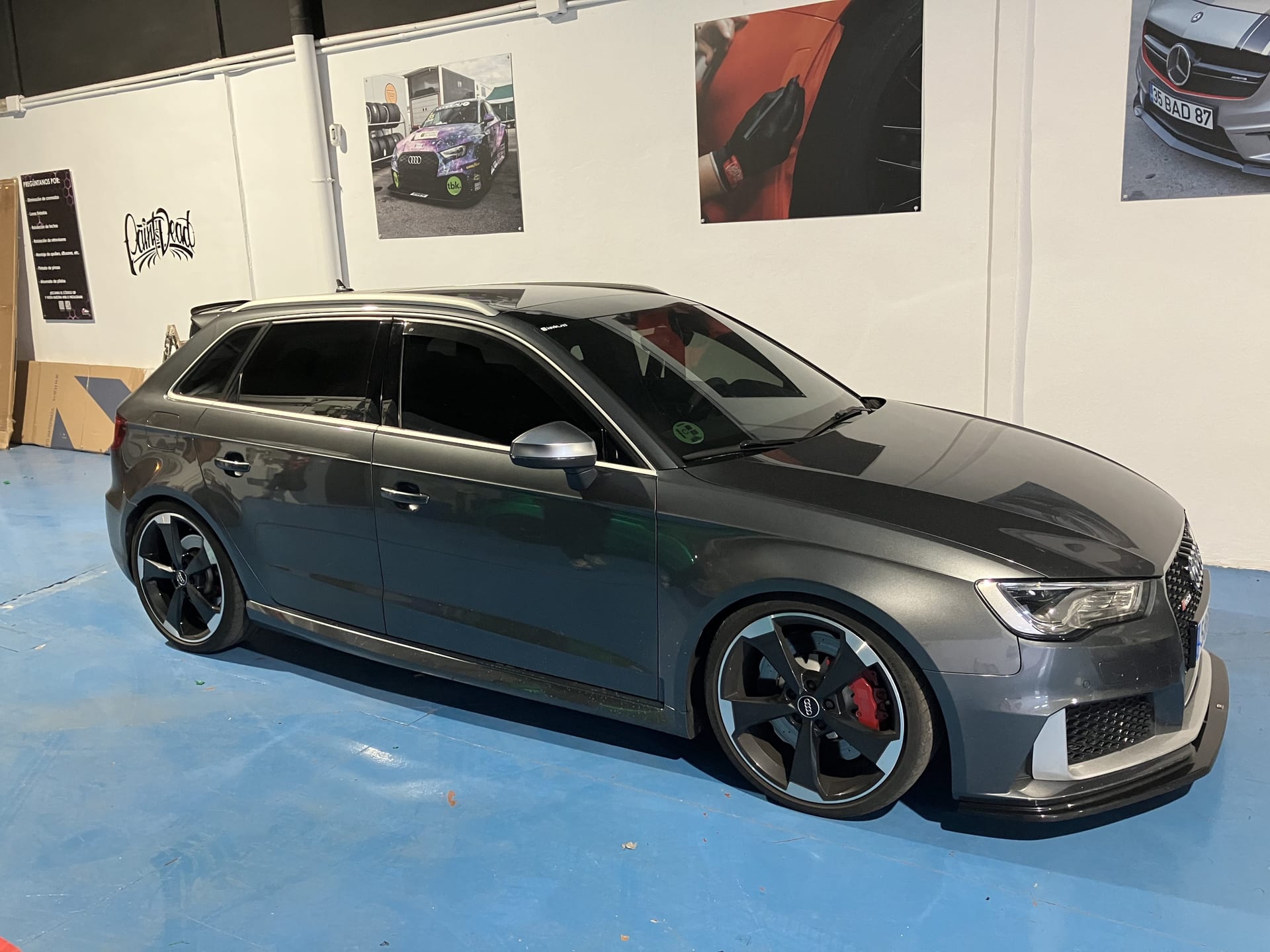 Mercedes — Mercedes Carbono, vinilado de vehículo en Málaga — Hangar Wraps