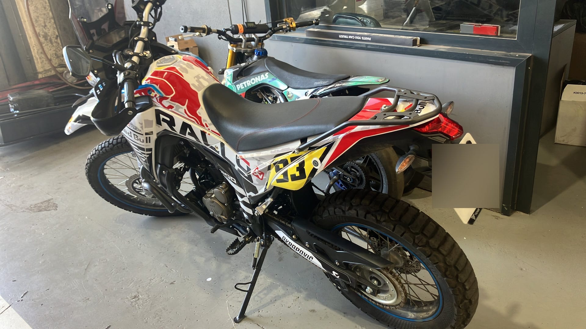 Motocicleta — Rotulación de Moto, vinilado de vehículo en Málaga — Hangar Wraps
